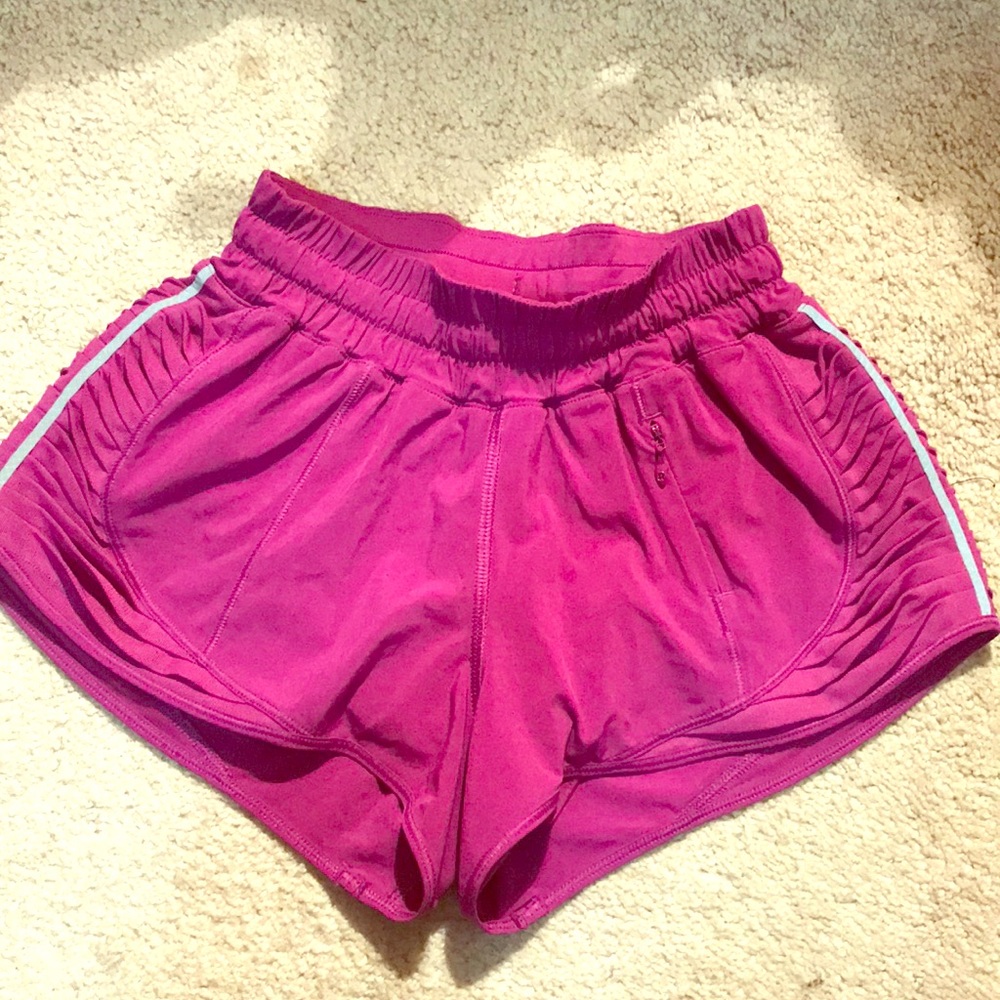 Lululemon reflective hotty hot short.